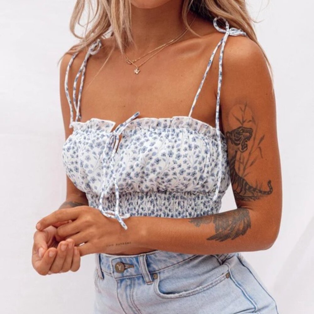 Princess Polly White and Blue Floral Benita Cropped Tank Top w/ Ruffles (Size 8)